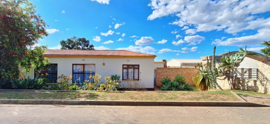 4 Bedroom Property for Sale in Albertinia Western Cape